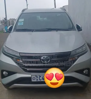 Toyota Rush 2022 Silver