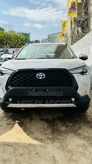 Toyota Corolla Cross Hybrid 2024 Silver