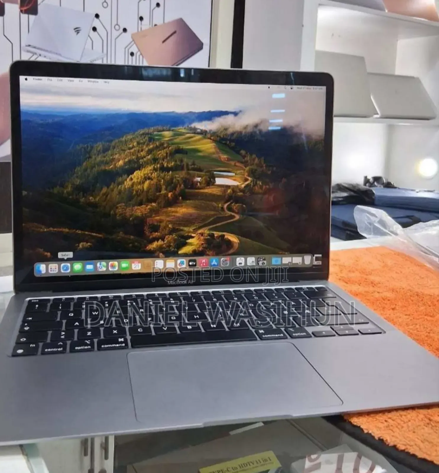 New Laptop Apple MacBook Air 2020 M1 8GB Intel Core I5 SSD 256GB
