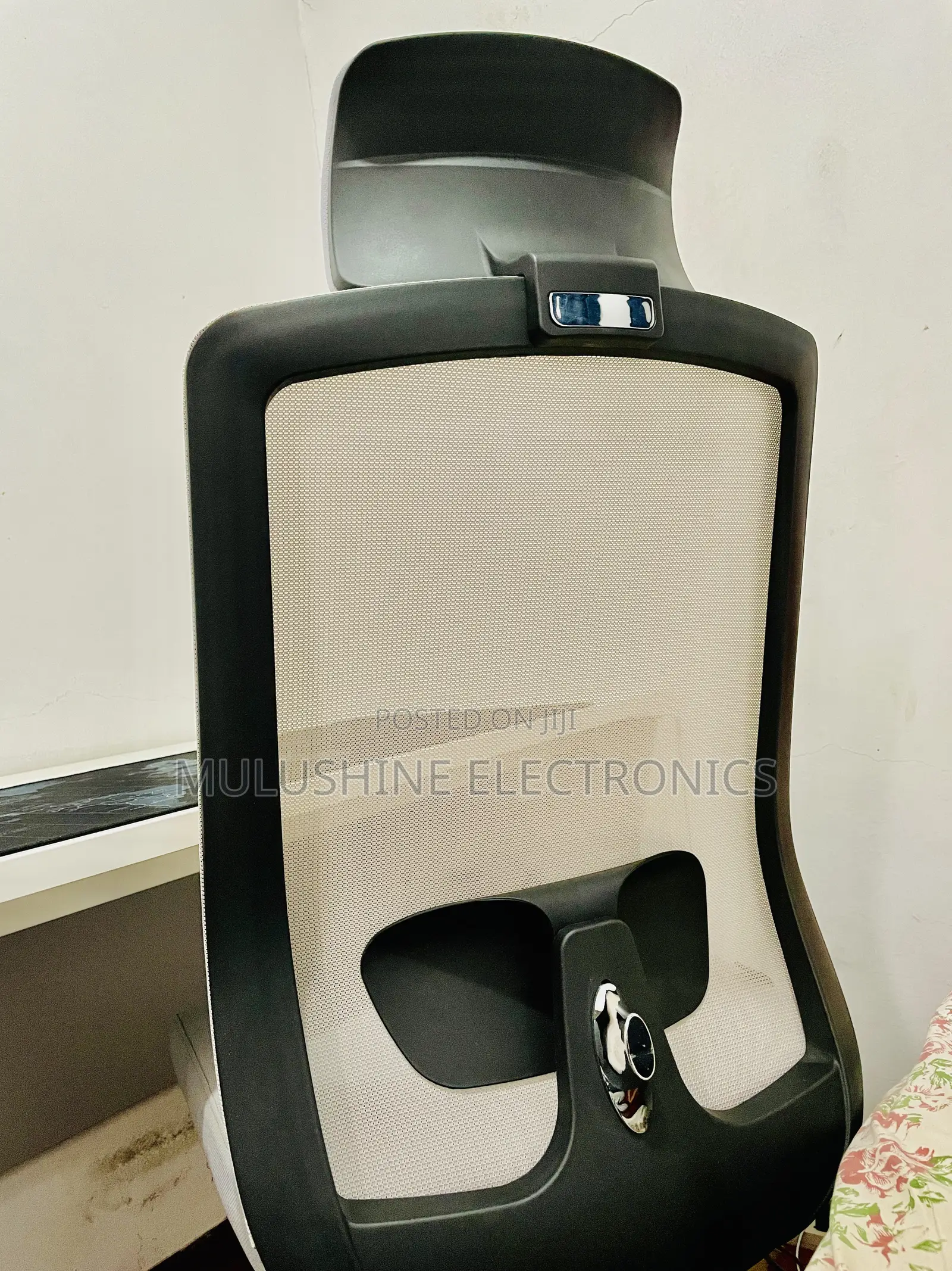 Table and Chair From Esol With Saosen