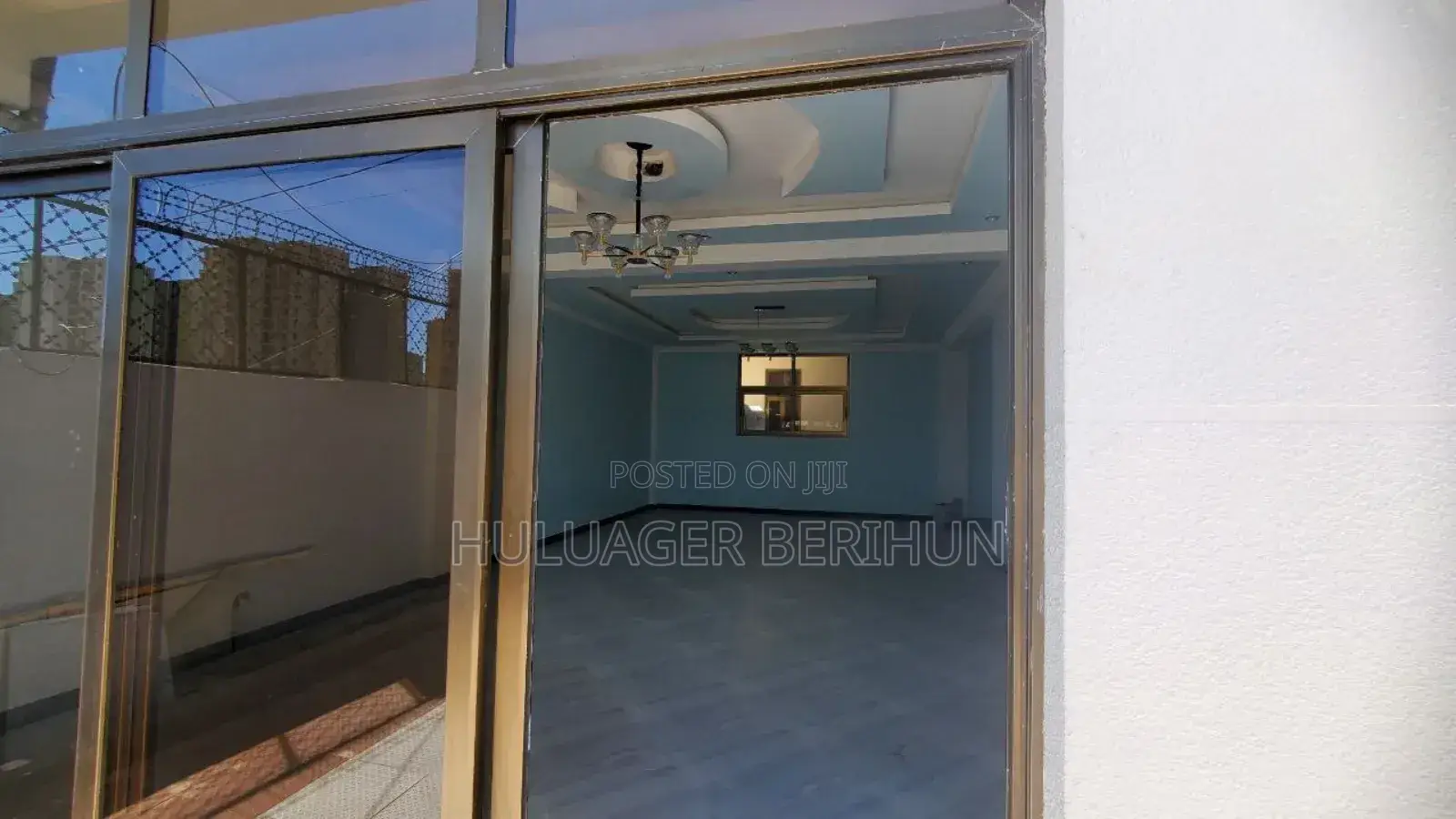 Furnished 10bdrm House in Bole for sale