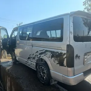 Toyota HiAce 2009 Silver