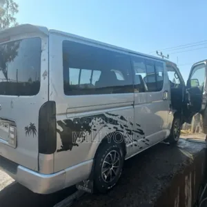 Toyota HiAce 2009 Silver