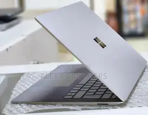 New Laptop Microsoft Surface 8GB Intel Core I5 SSD 512GB