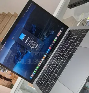 New Laptop Apple MacBook Pro 16GB Intel Core I5 SSD 256GB