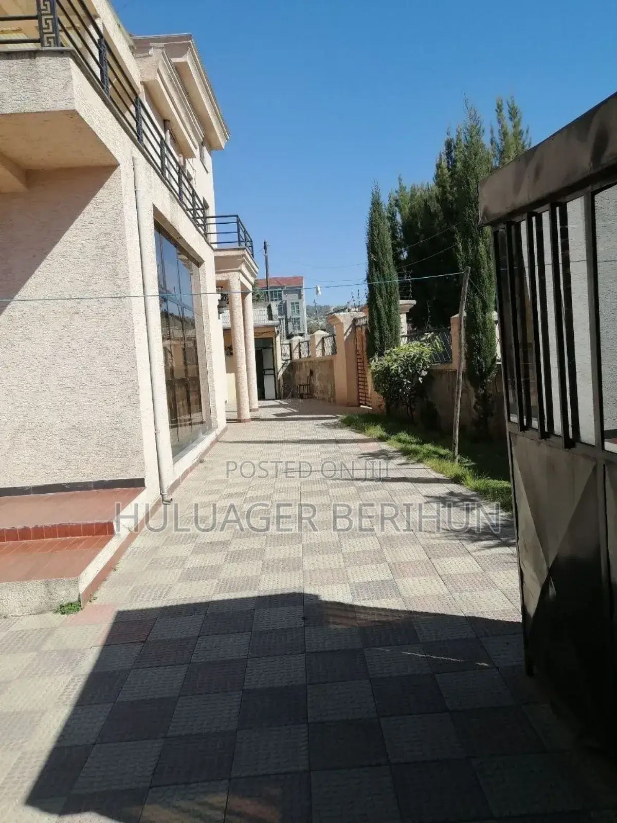 Furnished 9bdrm House in Bole for sale