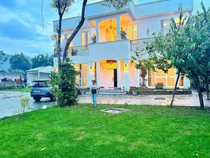 Furnished 8bdrm House in Bole for sale