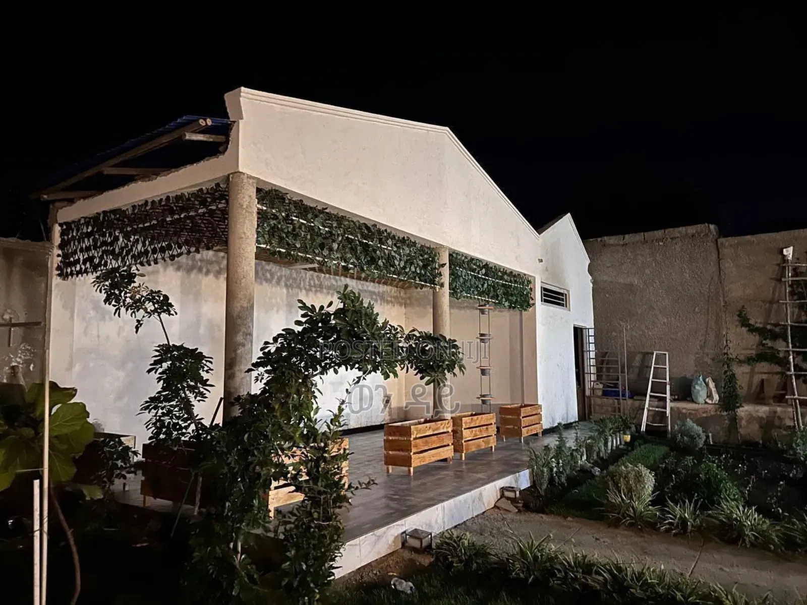 Furnished 8bdrm House in Bole for sale