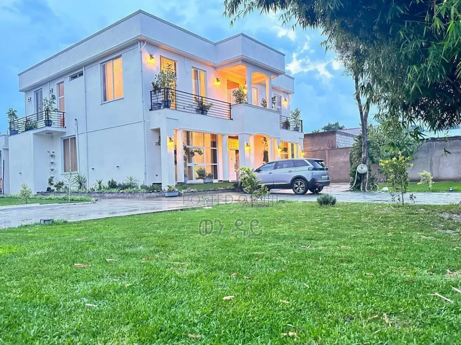 Furnished 8bdrm House in Bole for sale