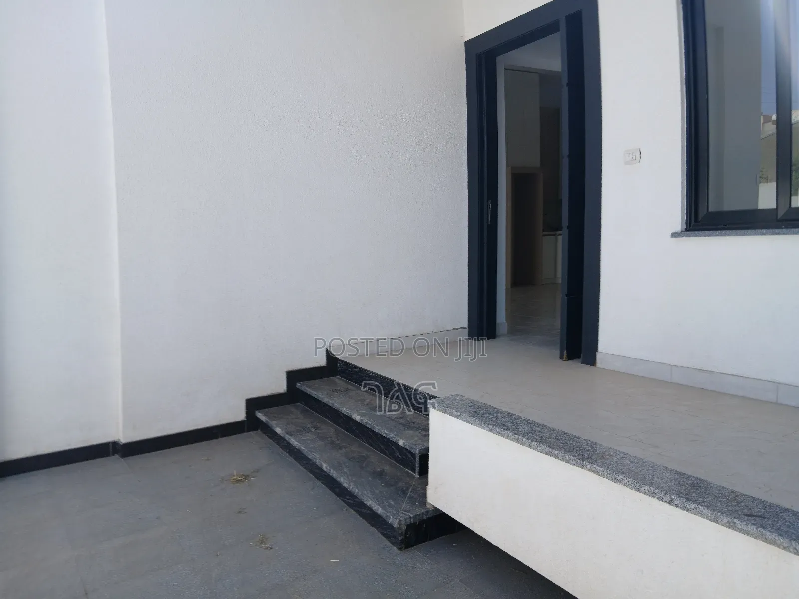 6bdrm House in በአያት ኮምፓውንድ ውስጥ የሚገኝ, Bole for sale