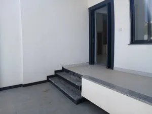 6bdrm House in በአያት ኮምፓውንድ ውስጥ የሚገኝ, Bole for sale