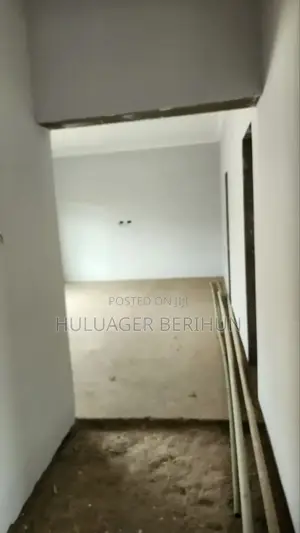 8bdrm House in Bole for sale