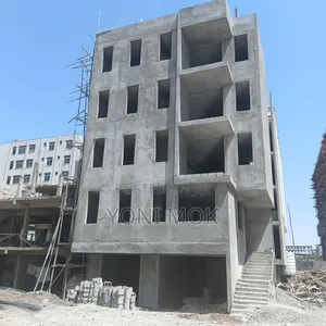20bdrm Apartment in Akaky Kaliti for sale