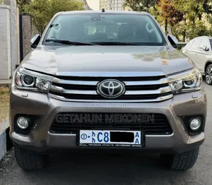 Toyota Hilux 2018 Gold