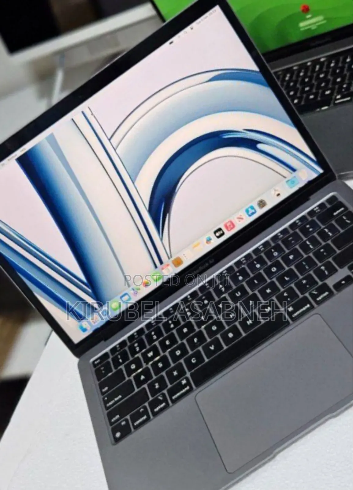 New Laptop Apple MacBook Air 2020 M1 8GB Apple M1 SSD 256GB