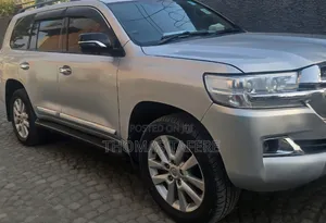 Toyota Land Cruiser 2011 Silver