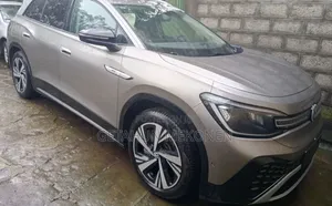 New Volkswagen ID.6 2024 Gold