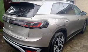 New Volkswagen ID.6 2024 Gold