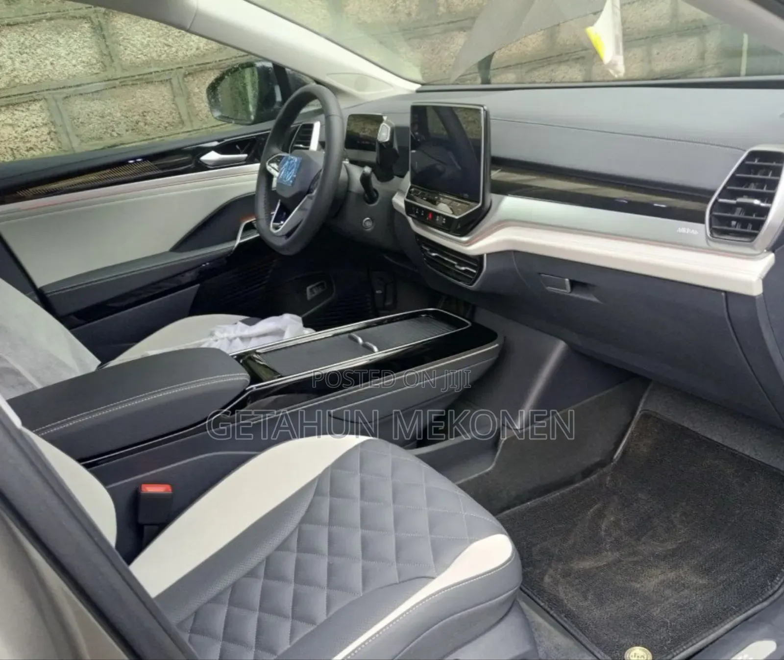 New Volkswagen ID.6 2024 Gold