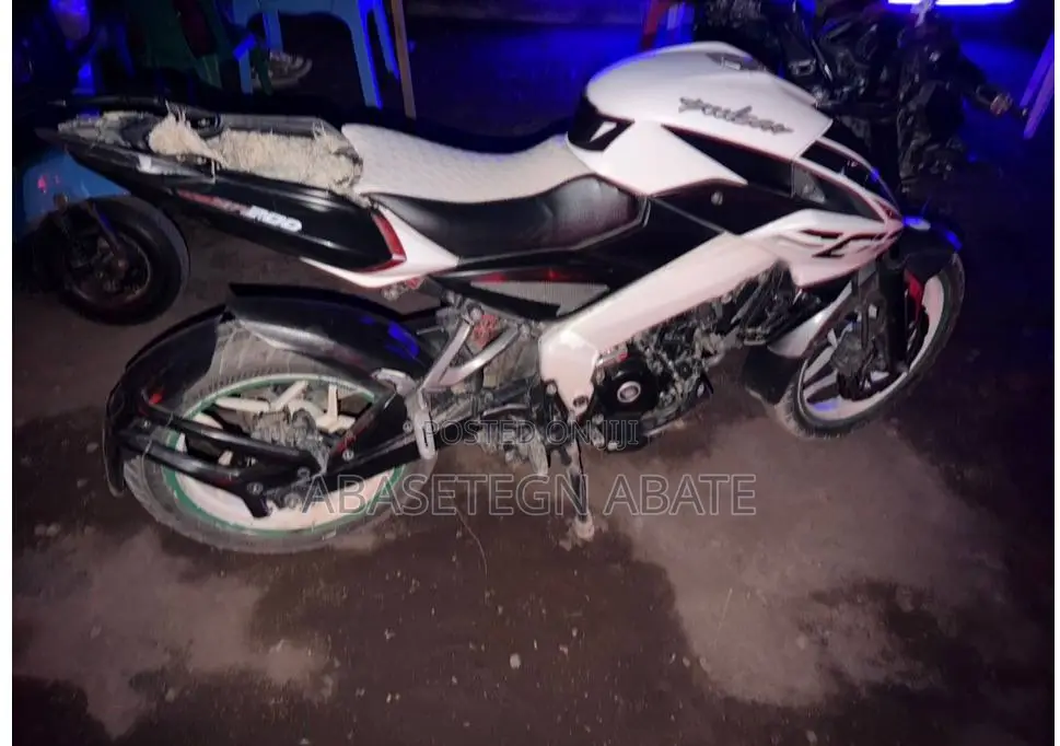 New Bajaj Pulsar NS 200 2021 White