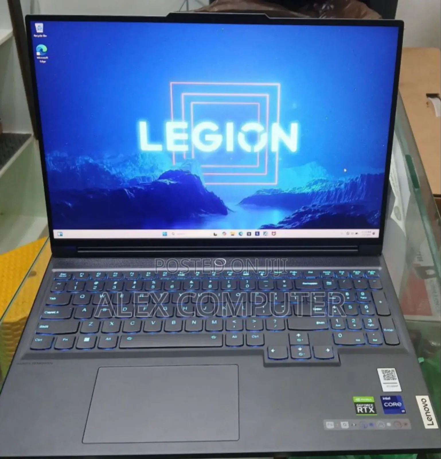 New Laptop Lenovo Lrgion 7i 16GB Intel Core I9 SSD 1T
