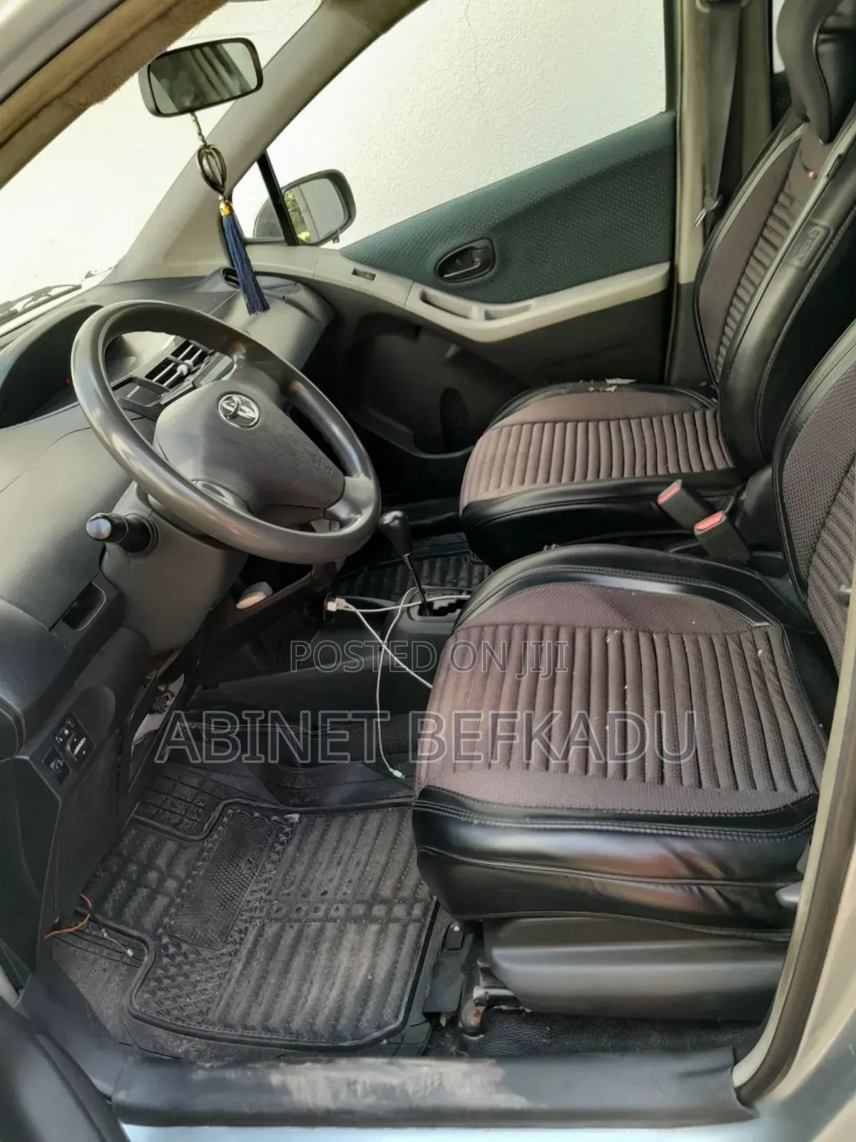 Toyota Vitz 1.0 FWD 5dr 2007 Gray