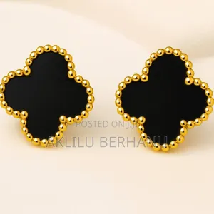 Elegant Black Clover Jewelry Set – 4 Pieces