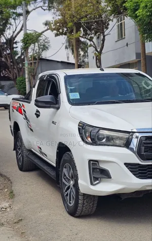 Toyota Hilux 2017 White