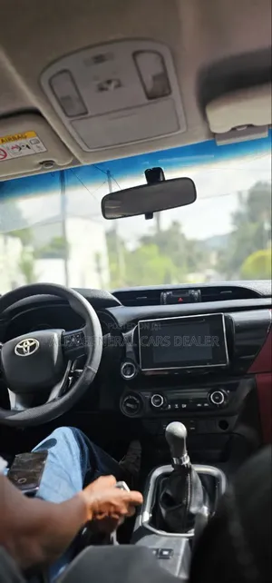 Toyota Hilux 2017 White