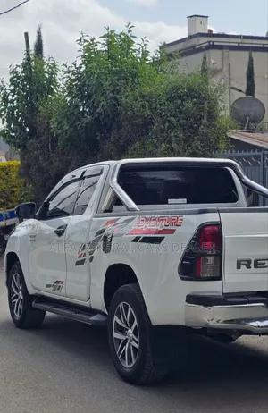 Toyota Hilux 2017 White