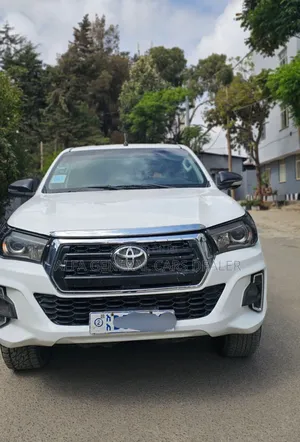 Toyota Hilux 2017 White