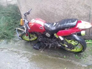 TVS Apache 160 4V 2010 Red