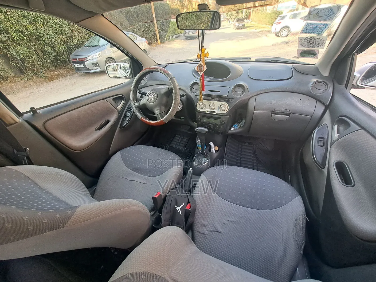 Toyota Vitz 2004 Silver