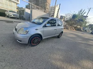 Toyota Vitz 1.0 FWD 5dr 2004 Silver