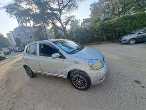 Toyota Vitz 1.0 FWD 5dr 2004 Silver