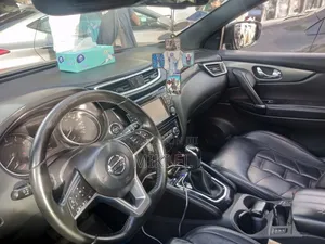 Nissan Qashqai 2018 Brown