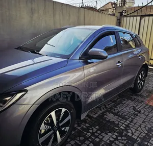 BYD E2 43 kWh 94 hp FWD 2025 Silver