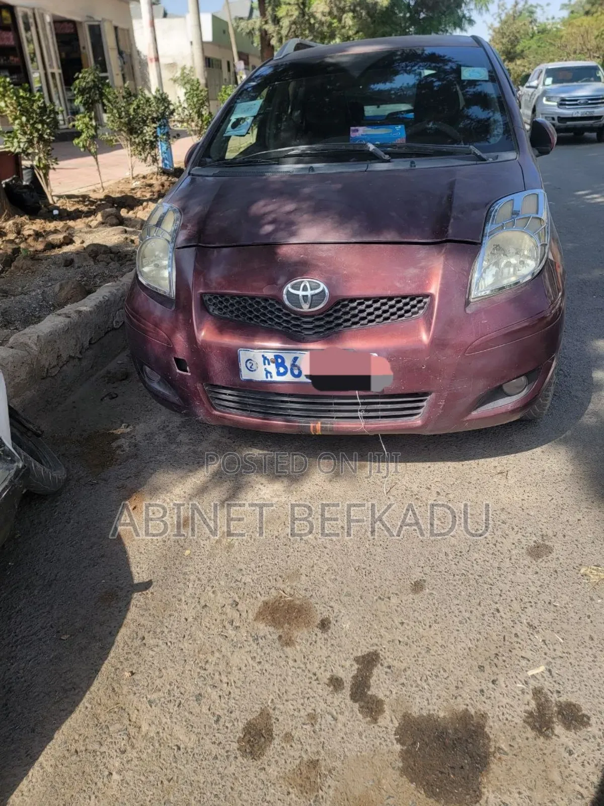 Toyota Vitz 1.0 FWD 5dr 2010 Red