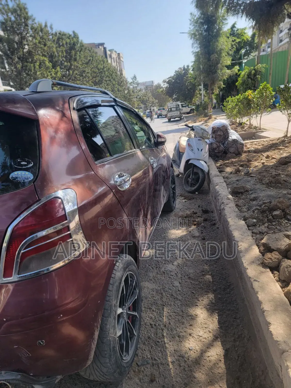 Toyota Vitz 1.0 FWD 5dr 2010 Red