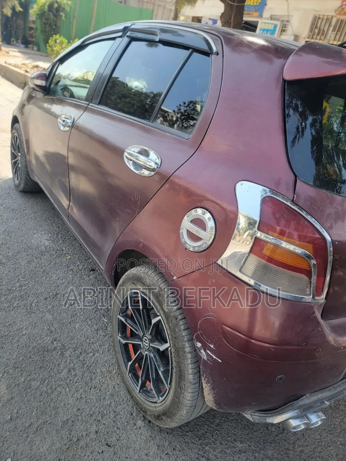 Toyota Vitz 1.0 FWD 5dr 2010 Red