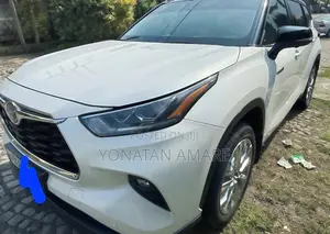 Toyota Highlander Hybrid Limited AWD 2023 White