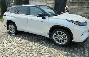 Toyota Highlander Hybrid Limited AWD 2023 White