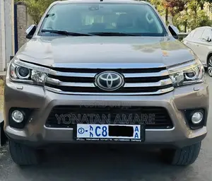 Toyota Hilux 2018 Gold