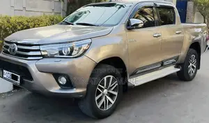 Toyota Hilux 2018 Gold