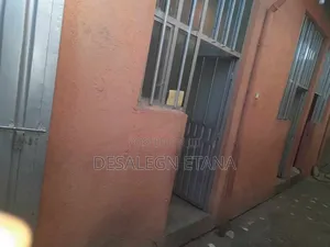 7bdrm Villa in West Shewa for sale