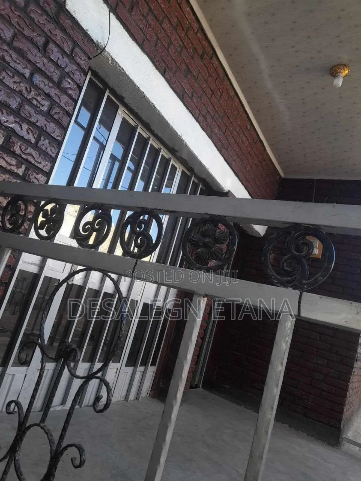 7bdrm Villa in West Shewa for sale