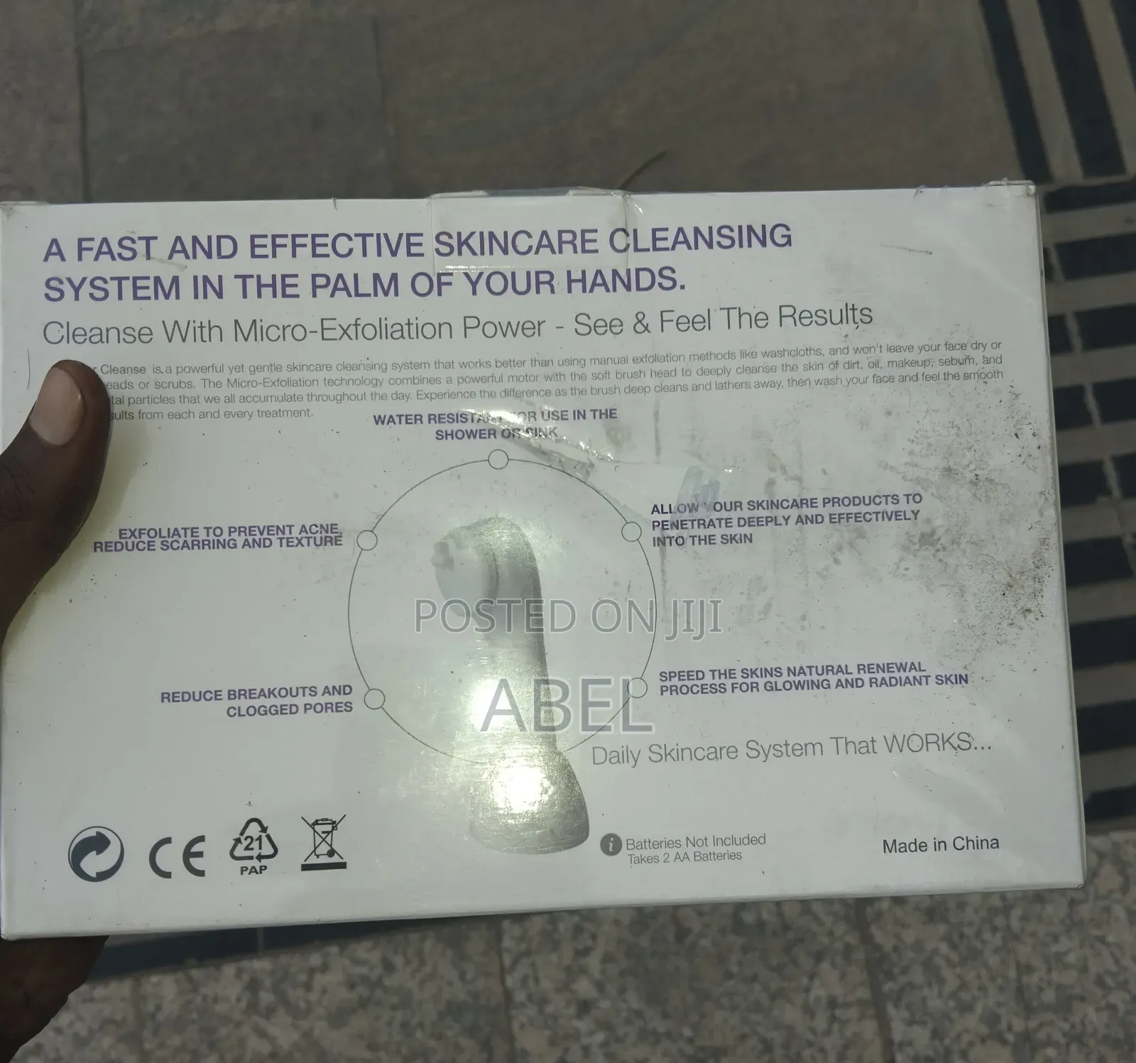 Battery -powered Facial Cleansing