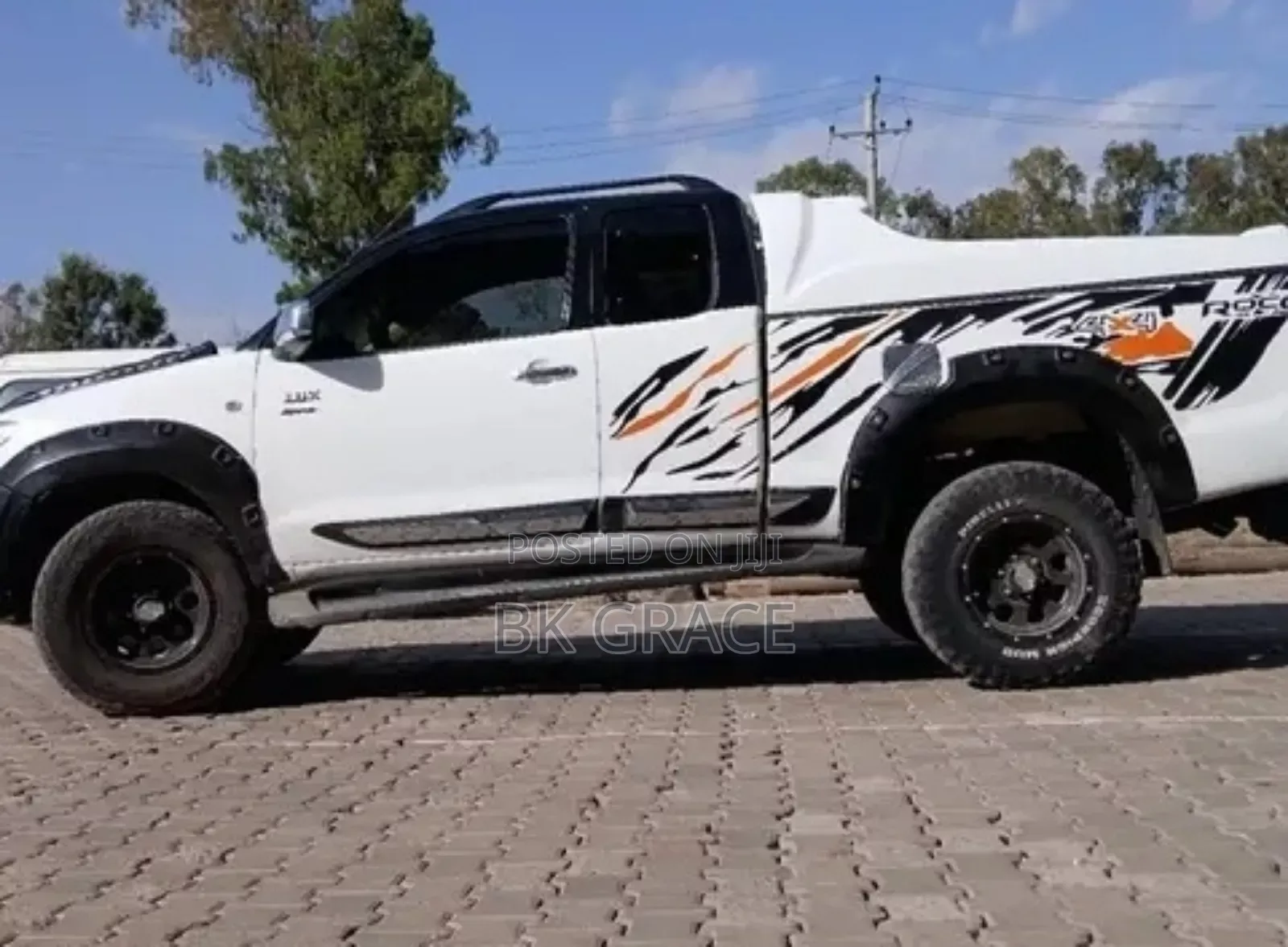 Toyota Hilux 2.5 D-4D 4X4 SRX 2010 White