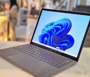 New Laptop Microsoft Surface 16GB Intel Core I7 SSD 256GB