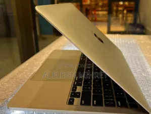 New Laptop Apple MacBook Pro 2020 8GB Intel Core I5 SSD 256GB